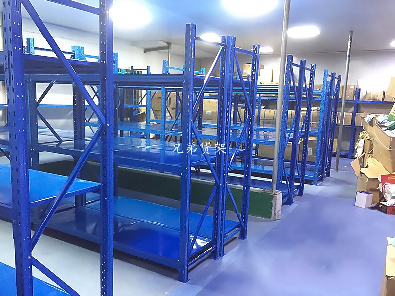 東莞大型服裝倉(cāng)庫倉(cāng)儲(chǔ)貨架案例